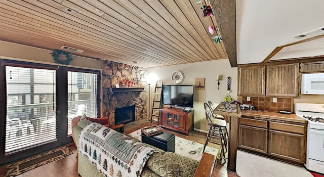 3980lk12 2 Bedroom Condo