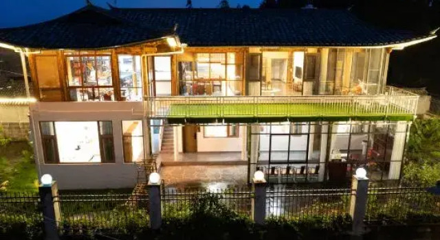 Yougejia Xidong Board of Directors Hall Chinese Inn, Rezerwuj Hotel Hotele w Baoshan z parkingiem, Parking
