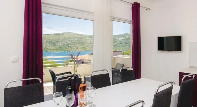 Nice Home in Poljica With Wifi and 5 Bedrooms, Забронировать Дом для отпуска Полица Trogir Riviera
