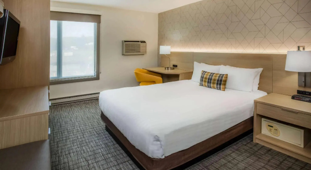 Двухместный номер Standard Days Inn & Suites by Wyndham Duluth by the Mall