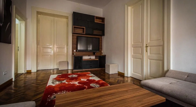 Downtown Fuchsl Palace, Varaa Hotelli Oradea 
