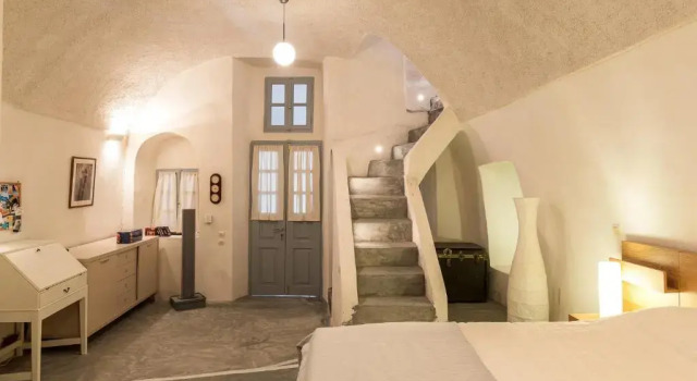 Andreas Cultural Cave House in Imerovigli, Santorini