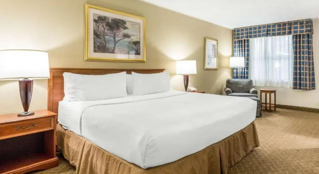 Номер Standard Clarion Inn Frederick Event Center