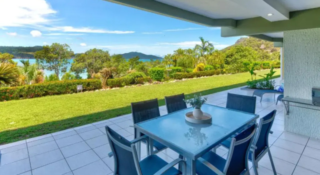 Апартаменты Beach Front Lagoon Lodge Apartments