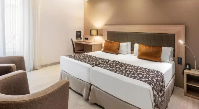 Двухместный номер Premium Catalonia Plaza Mayor