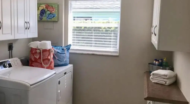 Serenity By The Shore - 3 Br Home, Book Lejlighed Hoteller i North Naples med pool, Swimmingpool