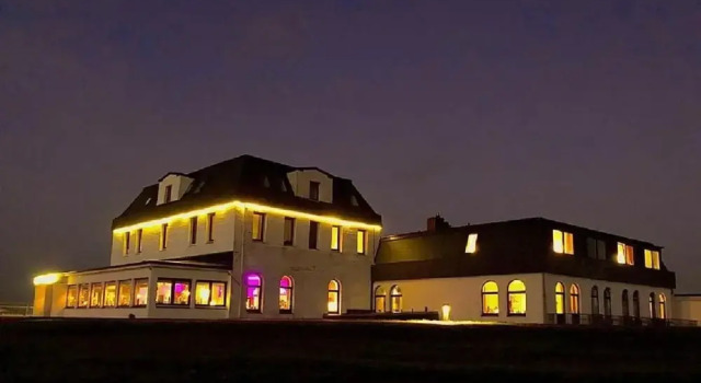 Strandhotel Dagebüll direkt an der Nordsee mit Restaurant, Забронировать Отель СПА-отели Дагебюлль, рядом с Dagebüller Hafen, SPA-услуги