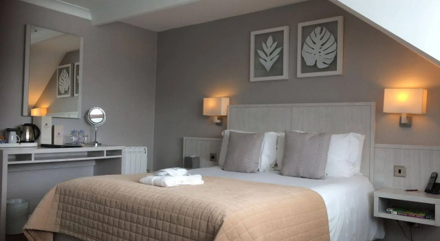 Hotel La Place, Boek Hotel Hotels in Channel Islands met zwembad, Zwembad