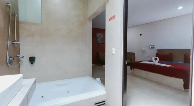 Люкс Deluxe Auto Hotel Las Maravillas