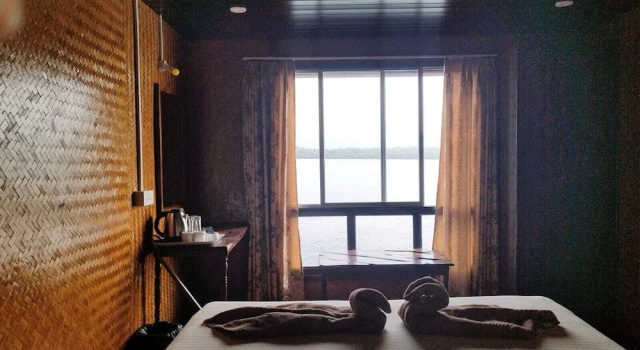 Seascape Floating Paradise, Prenota Hotel Morjim 