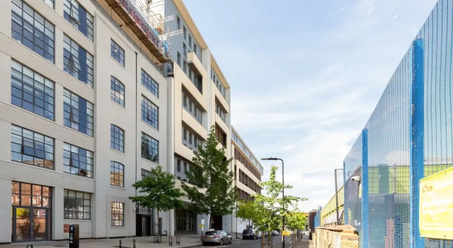 Deluxe 2 Bed Flat with Balcony in Hackney