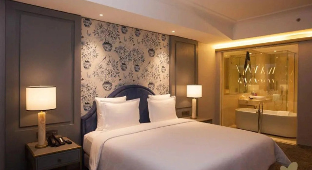 Люкс с видом на парк Goodrich Suites, Jakarta