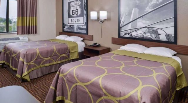Четырёхместный номер Standard Super 8 by Wyndham Romeoville Bolingbrook