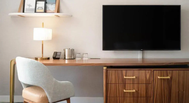 Двухместный люкс c 1 комнатой Hilton Los Angeles-Culver City, CA