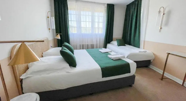 Трёхместный номер Standard Grand Hôtel Saint-Aignan
