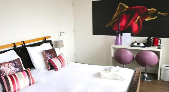 Полулюкс Hotel Vrythof - just a room - digital check-in, key by email or SMS