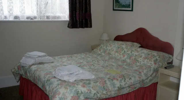 Uplands Guest House, Забронировать Гостевой дом Отели Фринтон-он-Си с завтраком, Завтраки
