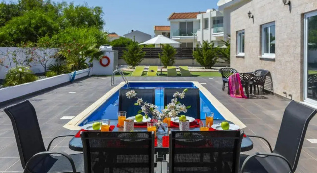 Cabaña Protaras Villa Hollywood