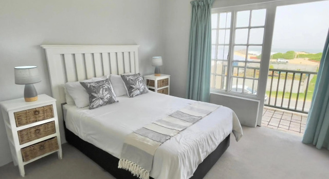 26 Settler Sands Beachfront Accommodation Sea View, Забронировать Отель Отели Порт-Альфред с парковкой, рядом с Пляж Kelly's Beach, Парковка