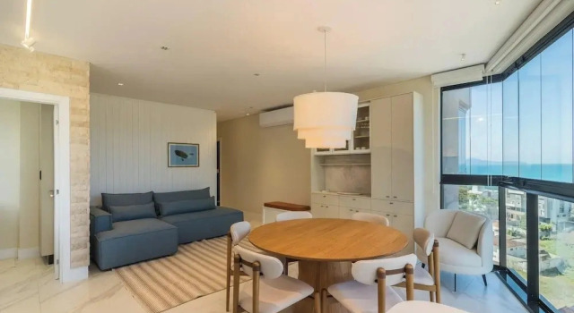 Fully Equipped Stays Just Steps From the sea in Pereque Mtrs