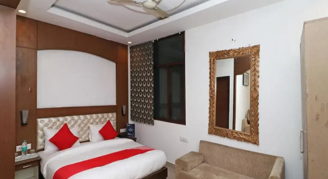 OYO 12780 New Hotel Rajwada, Забронировать Отель Гургаон 