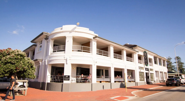 Cottesloe Beach Hotel