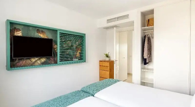Четырёхместные апартаменты с 2 комнатами с балконом Nazaret Apartments