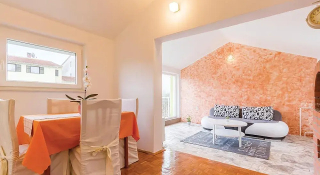 Stunning Home in Pula With Wifi and 5 Bedrooms