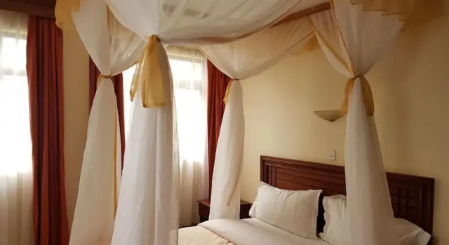 Maxoil Hotel, Varaa Hotelli Hotellit Laikipia pysäköinnillä, Pysäköinti
