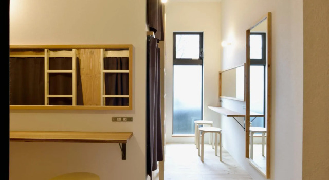 Кровать в общем номере (женский номер) Hostel Mitsuwaya Osaka