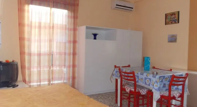 Студия с балконом Apartaments Cavour 7