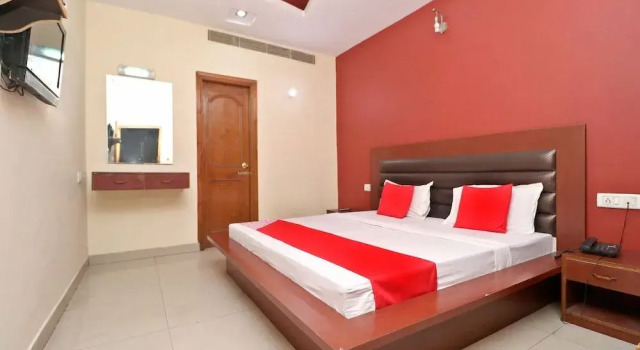OYO 27012 Hotel Sk Residency, Book Hotel Amritsar Punjab
