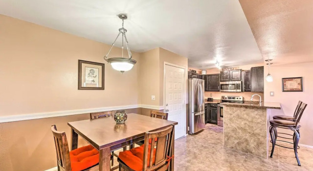 Апартаменты с 2 комнатами Modern Mesa Apt w/ Pool Access: Walk to Sloan Park
