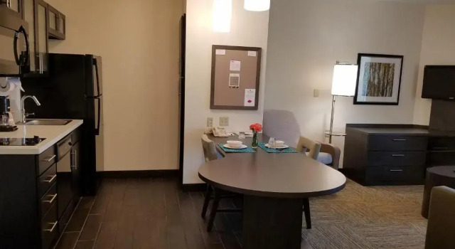 Люкс Candlewood Suites - East Syracuse - Carrier Circle by IHG