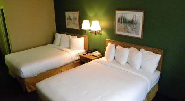 New Victorian Inn and Suites