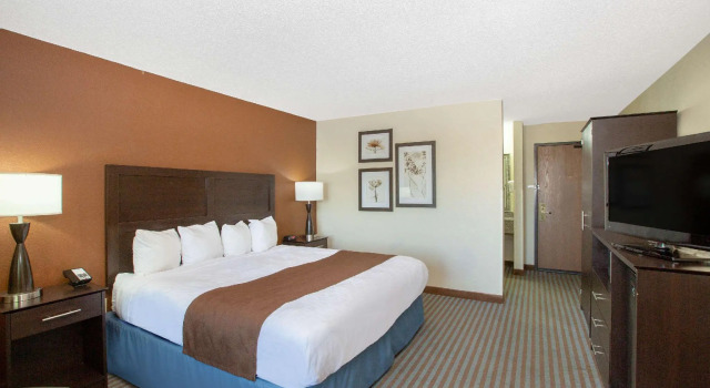 Двухместный номер Standard AmericInn by Wyndham Lincoln North