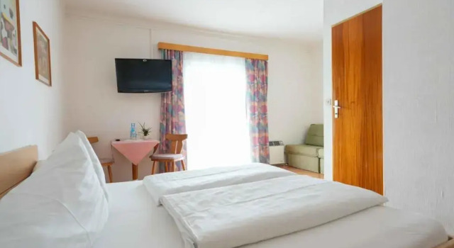 Трёхместный номер Standard с видом на озеро Strandhotel Pichler