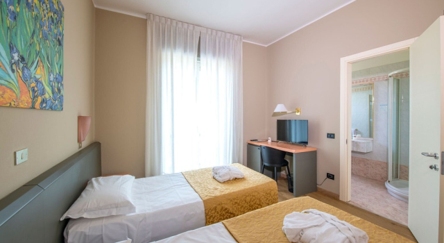 Двухместный номер Standard с балконом и с видом на окрестности Hotel Ristorante Brusco
