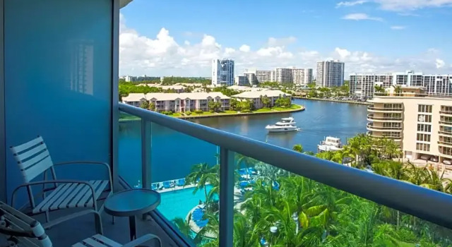 Номер Superior DoubleTree Resort by Hilton Hollywood Beach