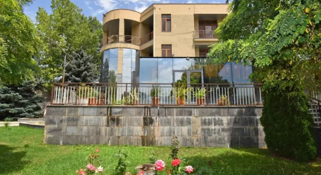 Kocharyan Street, 5 bedrooms Luxury, Unique House MS555