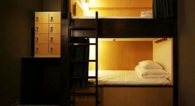 Кровать в общем номере (женский номер) iloha Hostel Namba Shinsaibashi
