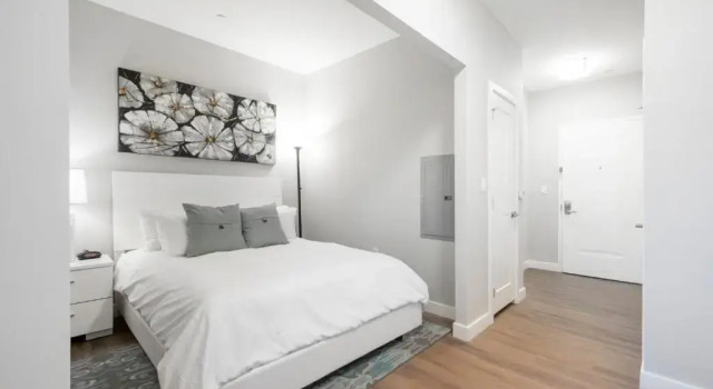 Студия Deluxe Global Luxury Suites East Boston