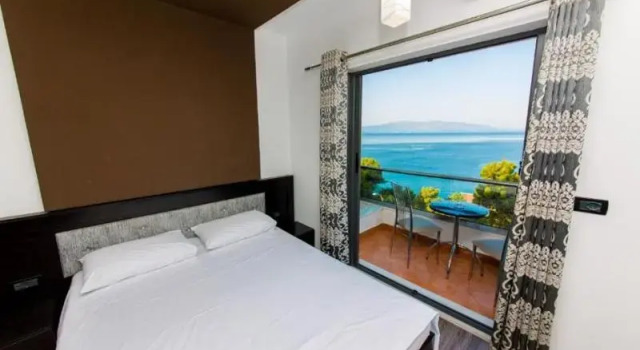 Трёхместный номер Standard c 1 комнатой с частичным видом на море New Heaven Hotel