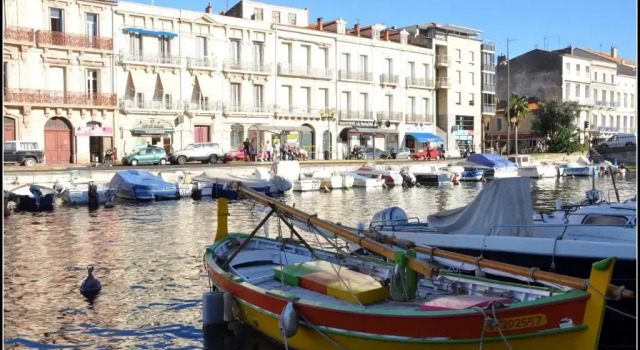 Апартаменты T3 avec TERRASSE avec VUE EXCEPTIONNELLE sur les QUAIS de SETE