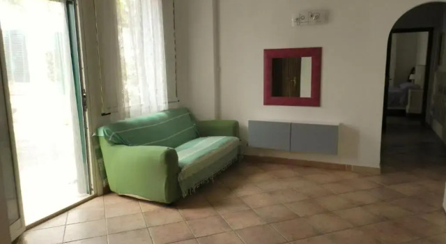 Коттедж с 2 комнатами Eremomarino apartment