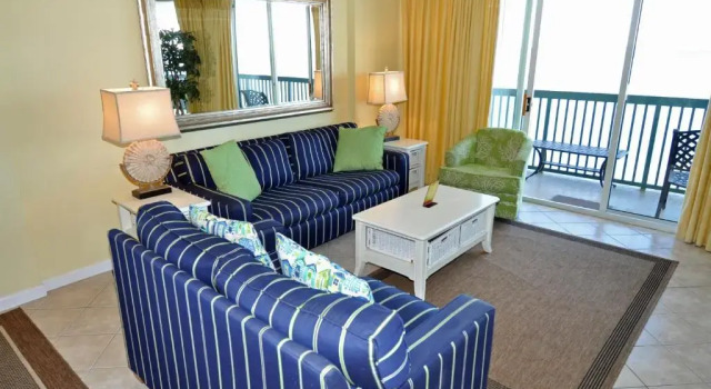 ASH1402, Oceanfront, Walk to Beach Bars, Dine, Shop, Relax