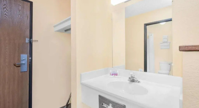 Четырёхместный номер Standard Days Inn by Wyndham Wall