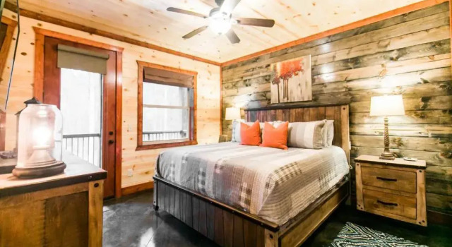 Palmetto Moon Lodge, Boek Hotel Hochatown Oklahoma