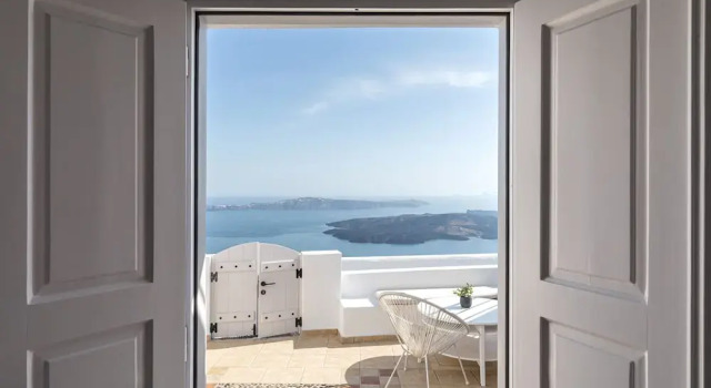 Люкс с балконом и с видом на море Calderas Hug & Panoramic Sea View Suites