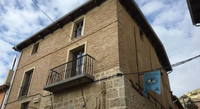 Albergue Rosalia, Забронировать Отель Кастрохерис 